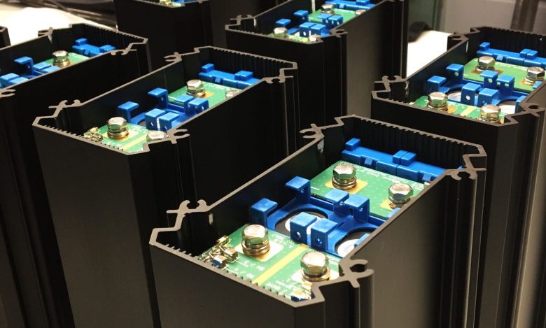 Soluxio-solar-light-post-lithium-batteries