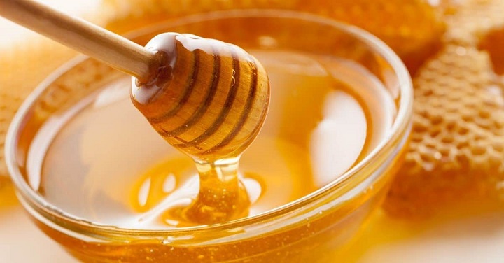 honey as a natural sweetener close up