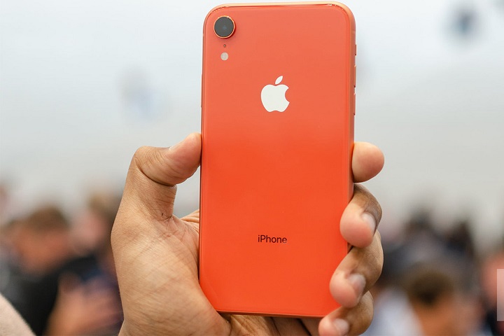 close-up of iPhone XR refurbished