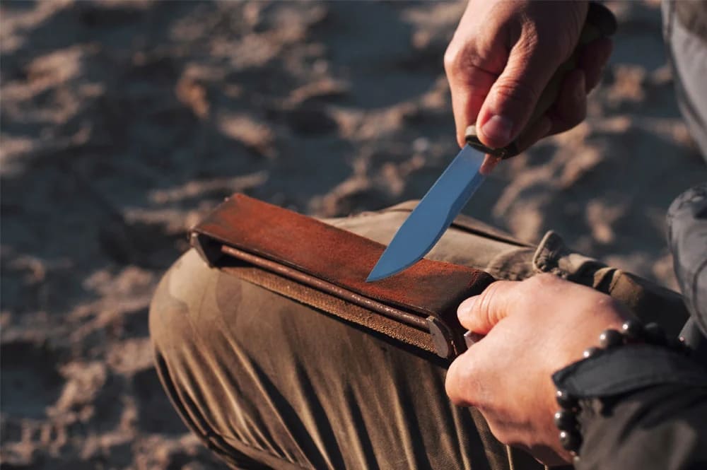 How to Choose a Knife Strop and Get Smooth and Sharp Blades Every Time