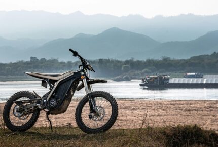 Power Meets Innovation: Mastering the World of E-Motorcycles