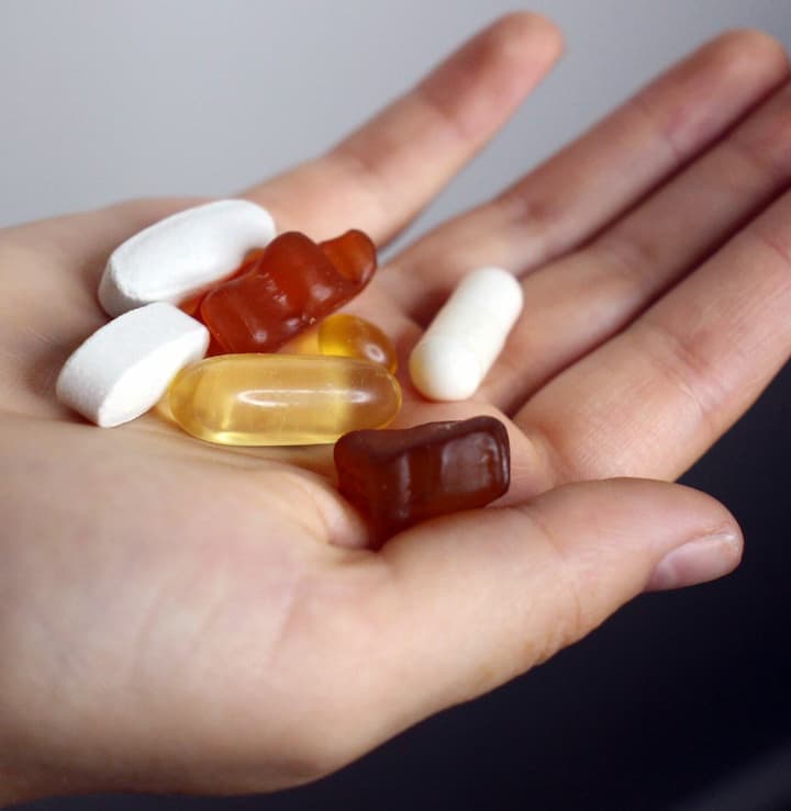 different-supplements-formats